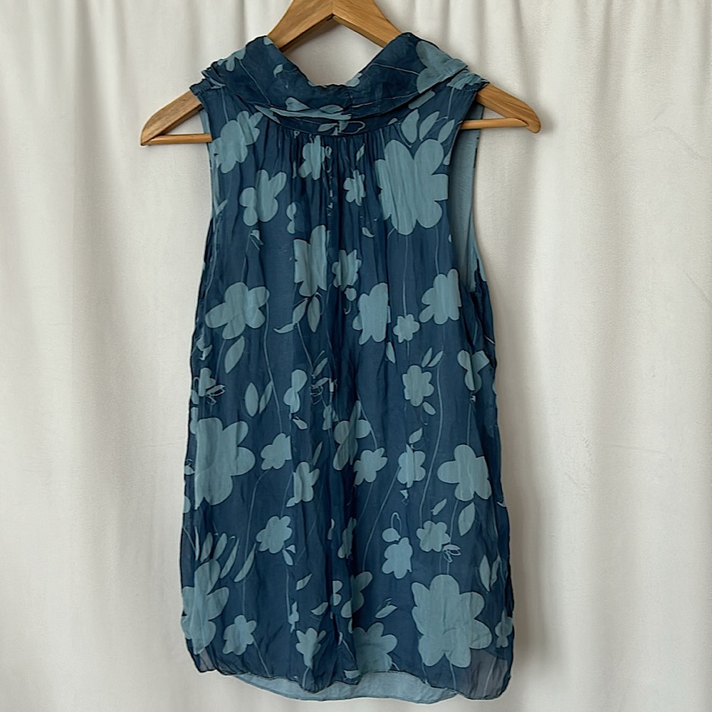 Carla Conti Blue Floral 💯% Silk Sleeveless Blouse Shirt Top **Size M**🦋🦋 - Picture 2 of 5